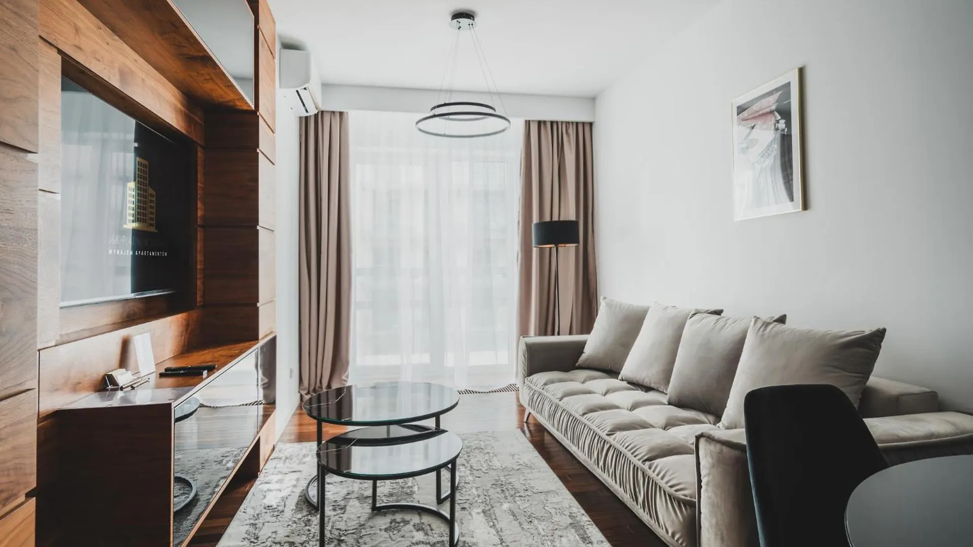 J&K Platinum Towers Apartment Warsaw