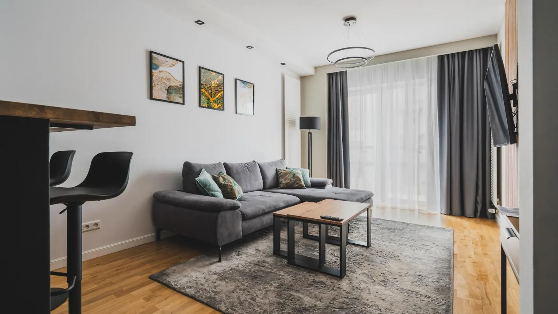 J&K Platinum Towers Apartment Warsaw Poland