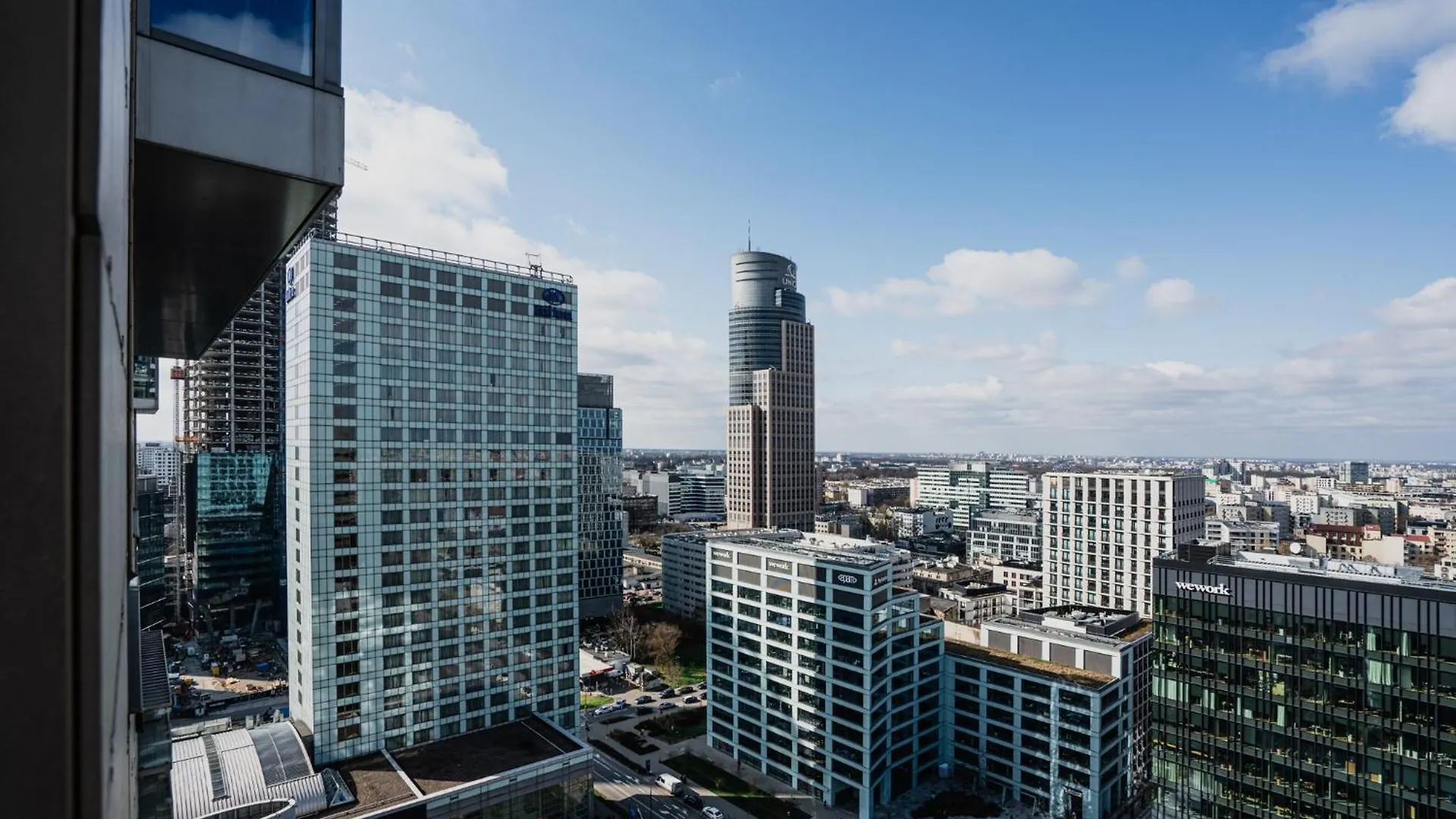 J&K Platinum Towers Apartment Warsaw