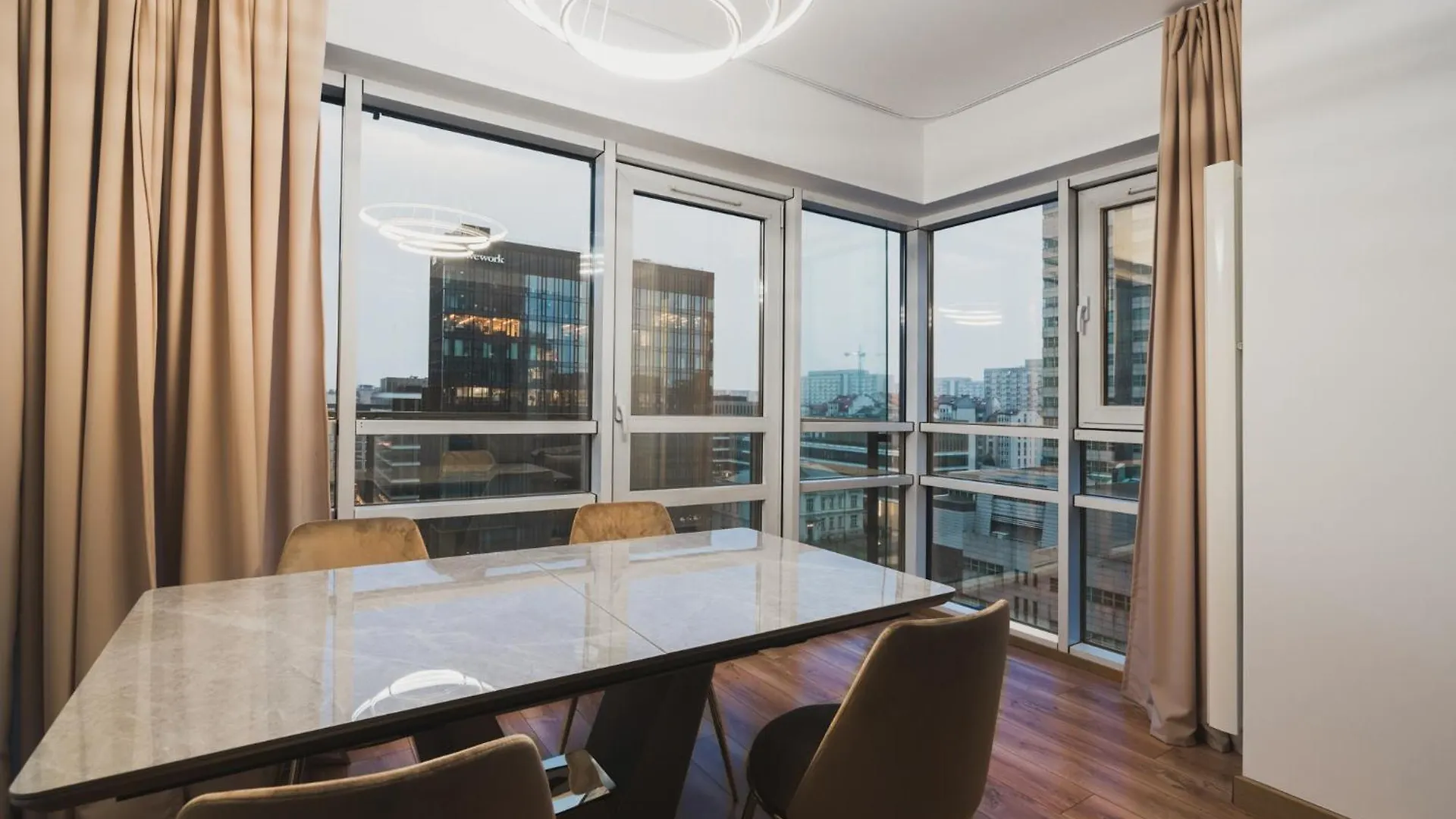 J&K Platinum Towers Apartment Warsaw 0*,