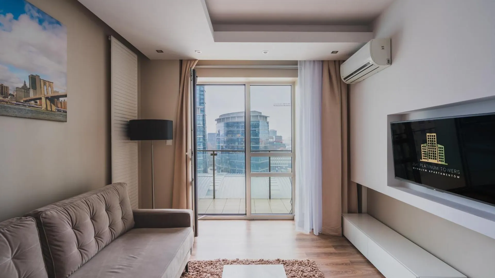 Apartamento Platinum Towers J&K Varsovia 0*,