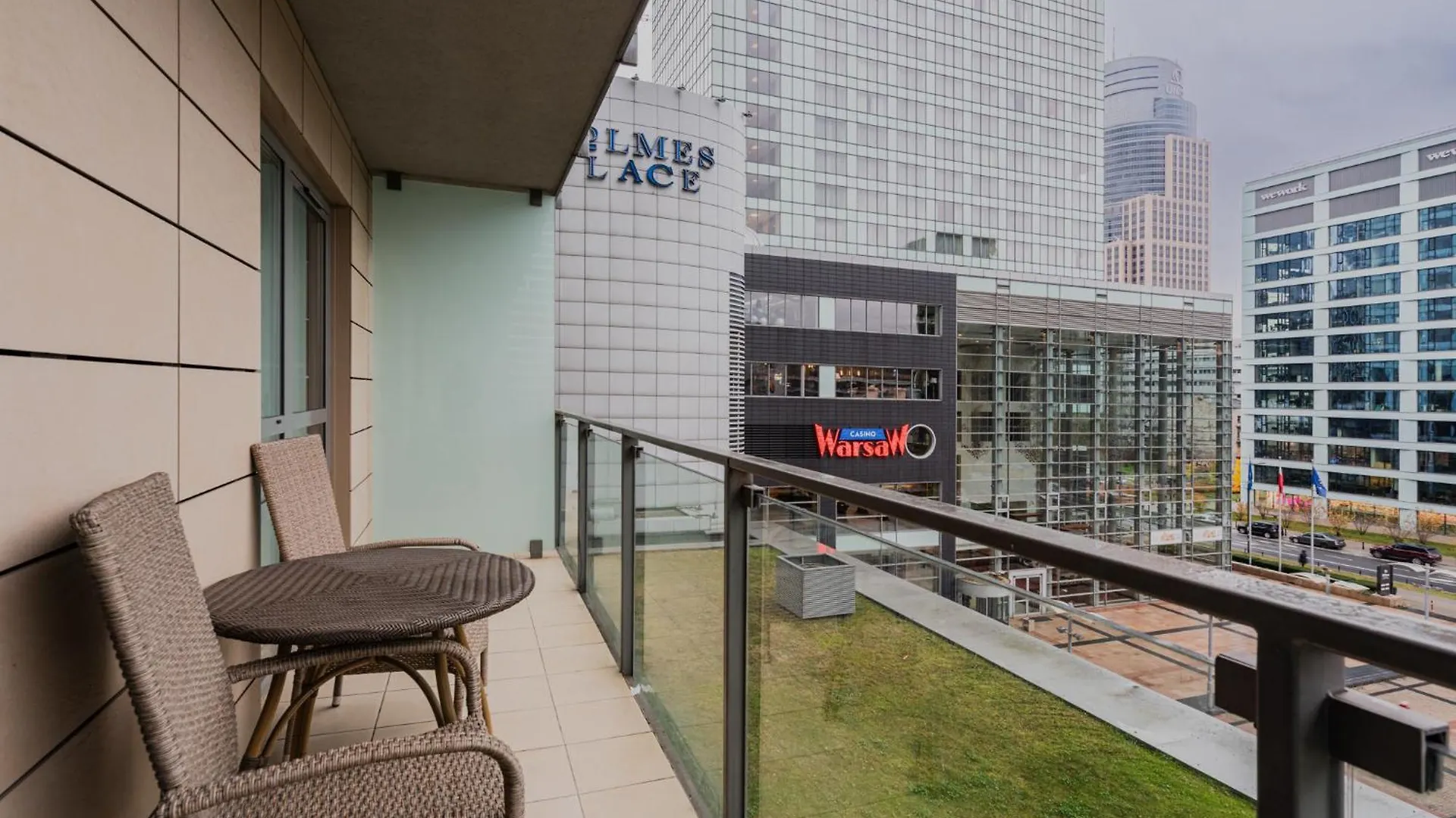 J&K Platinum Towers Apartment Warsaw