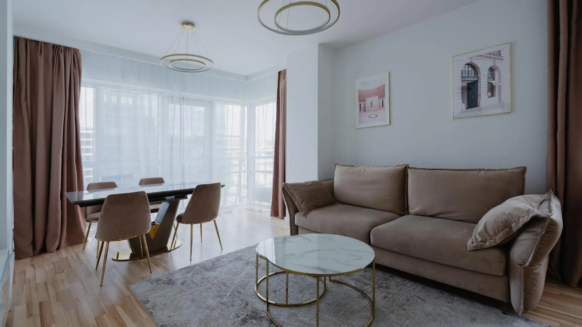 J&K Platinum Towers Apartment Warsaw