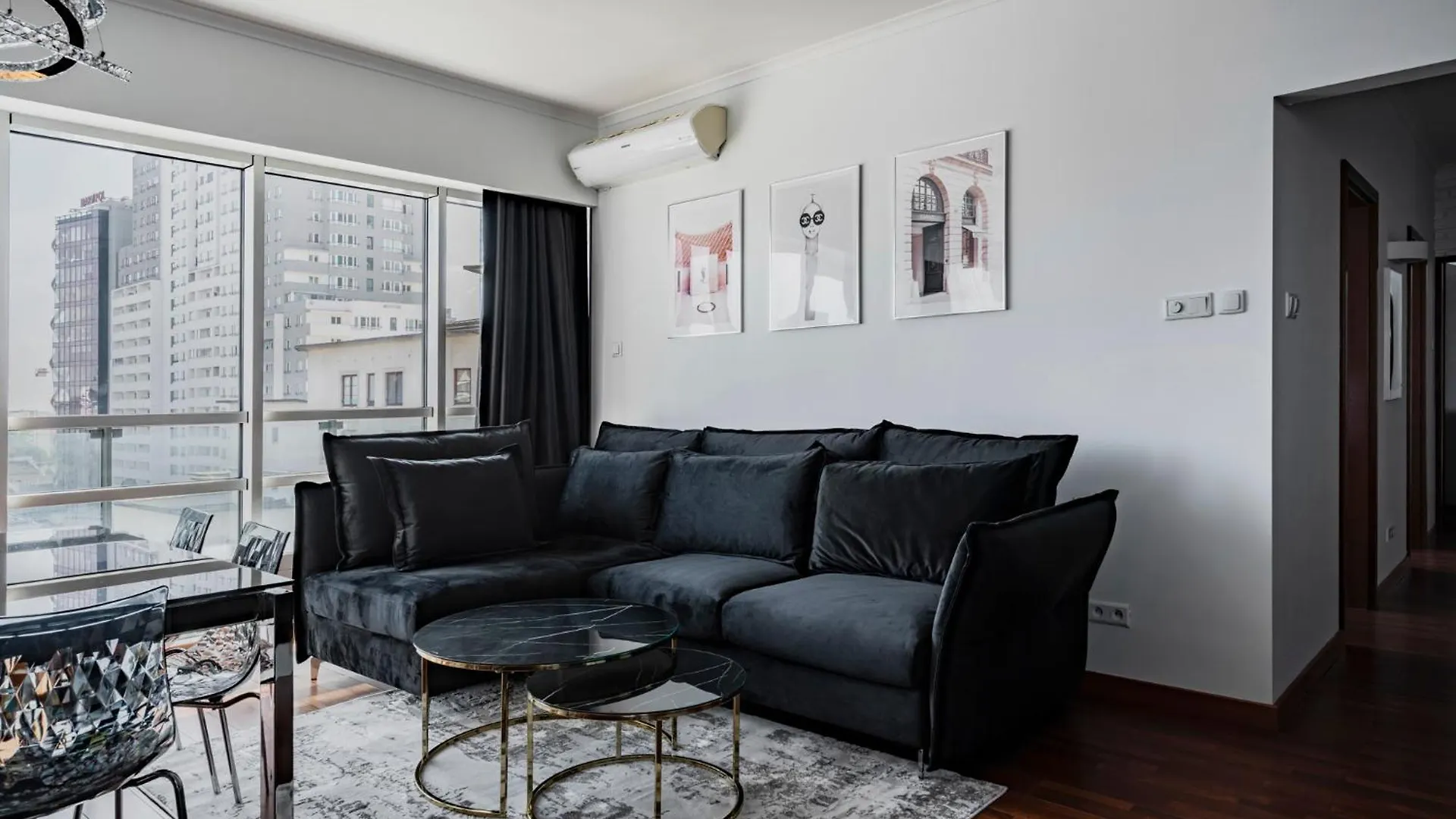 Apartamento Platinum Towers J&K Varsovia Polonia