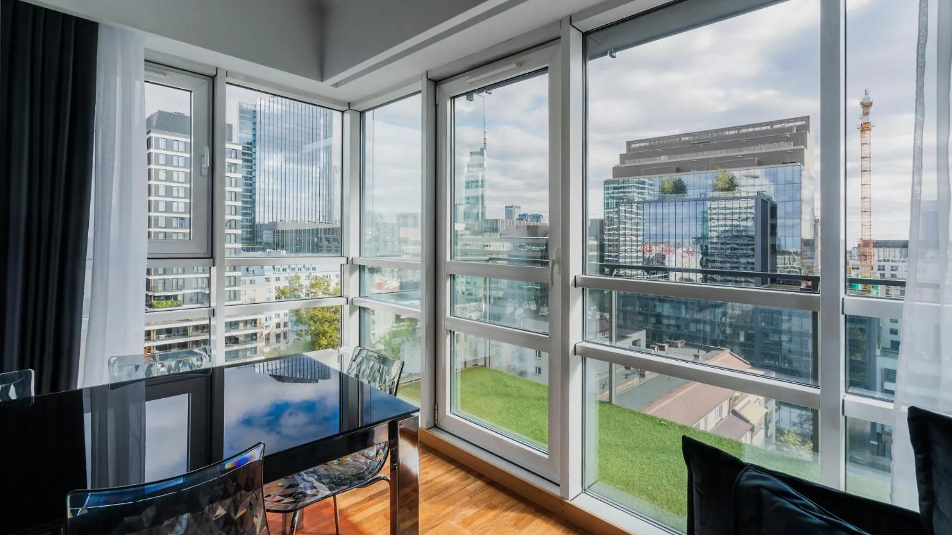 Apartamento Platinum Towers J&K Varsovia