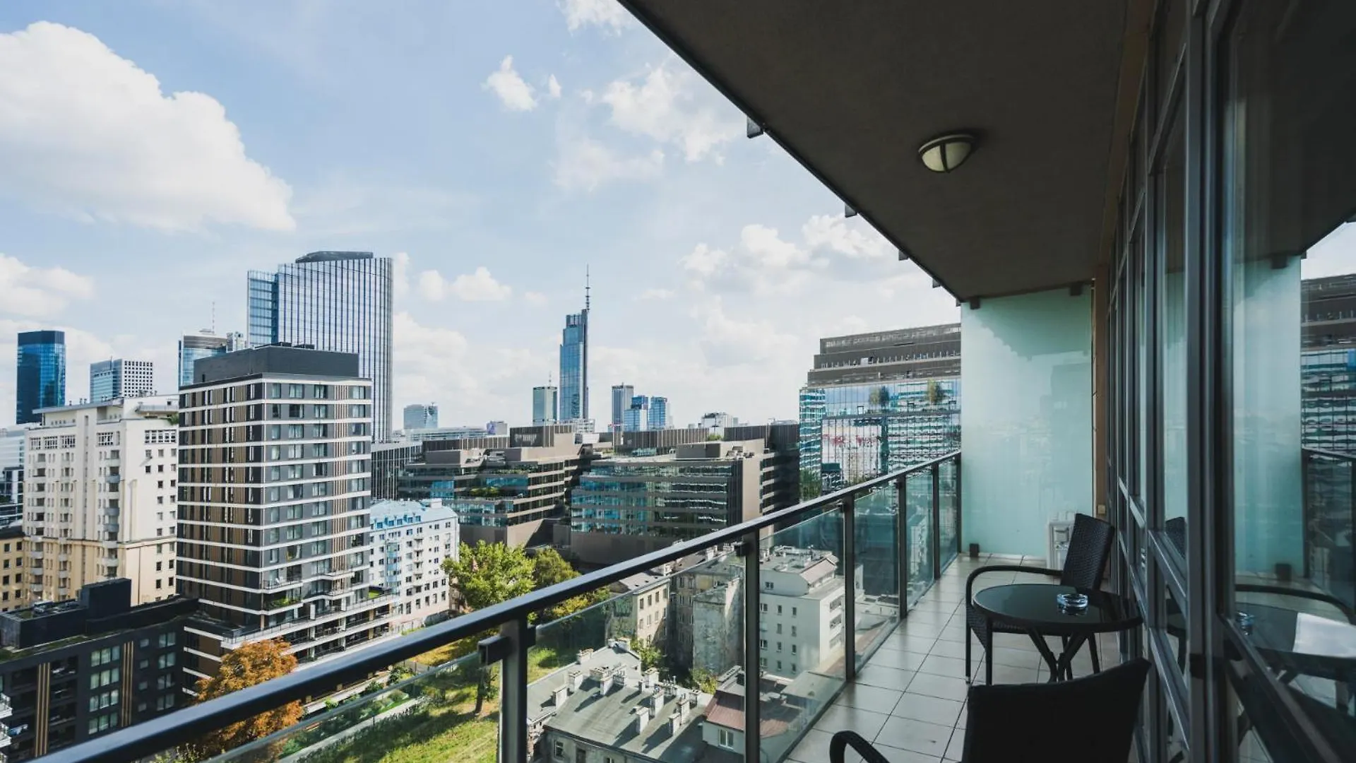 J&K Platinum Towers Apartment Warsaw Poland