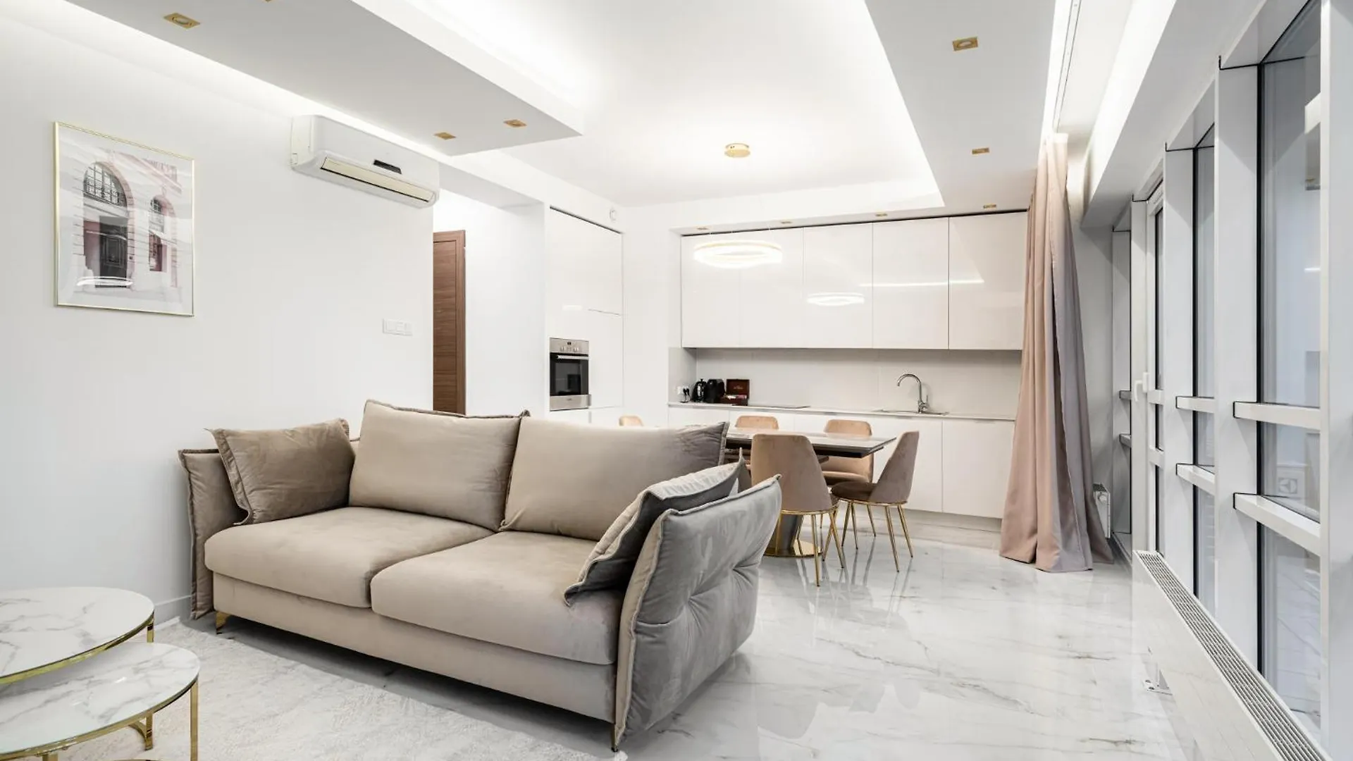 Apartamento Platinum Towers J&K Varsovia Polonia