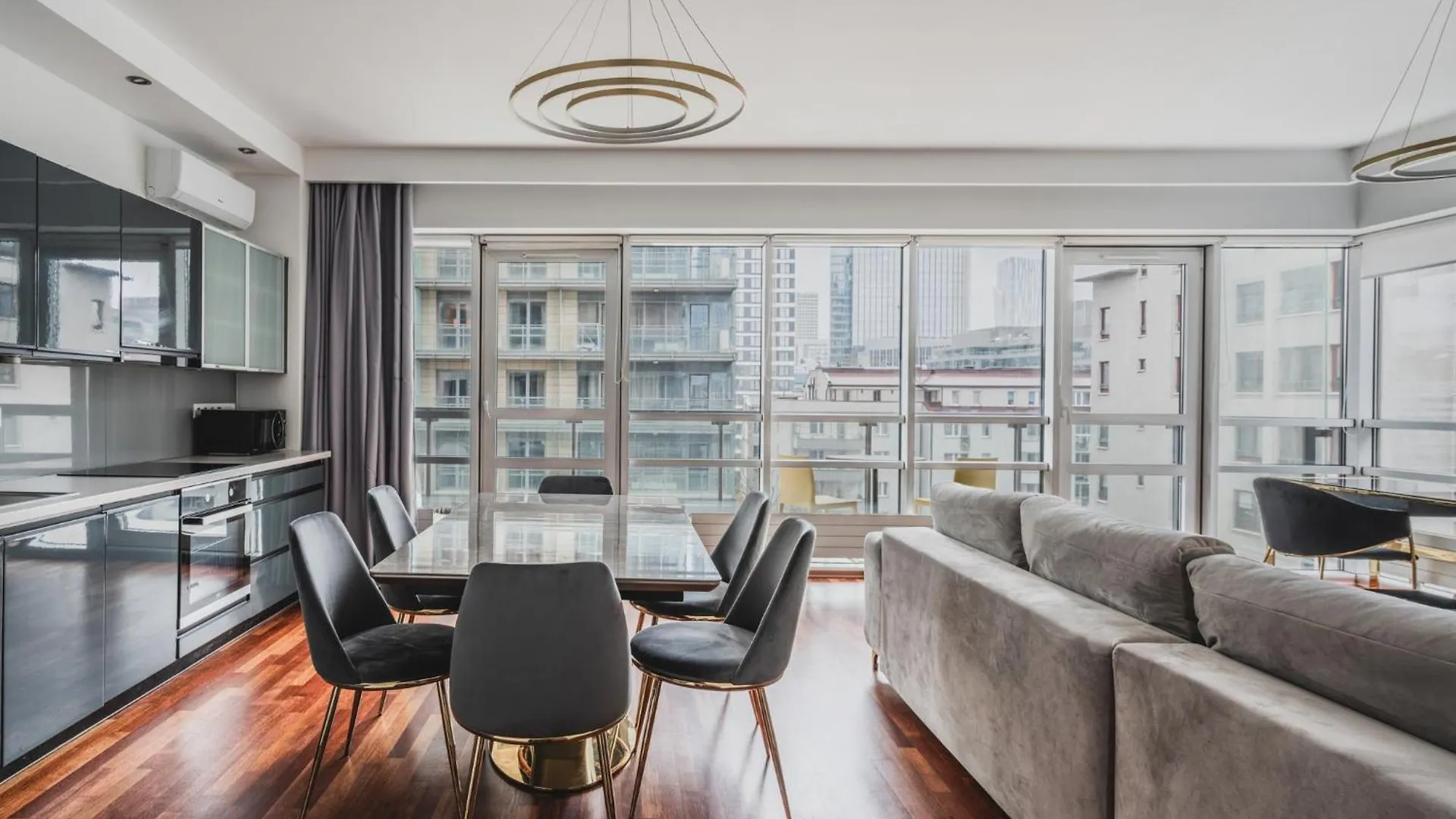 J&K Platinum Towers Apartment Warsaw