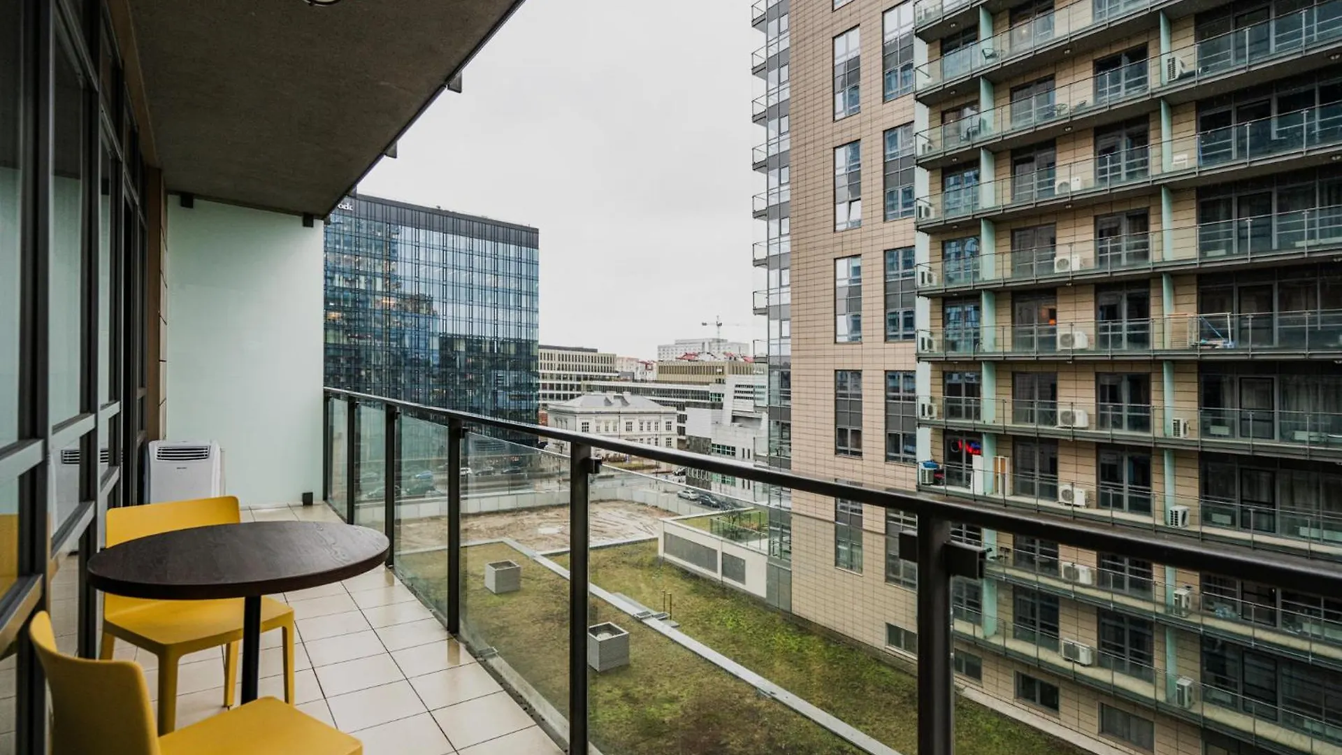 J&K Platinum Towers Apartment Warsaw Poland