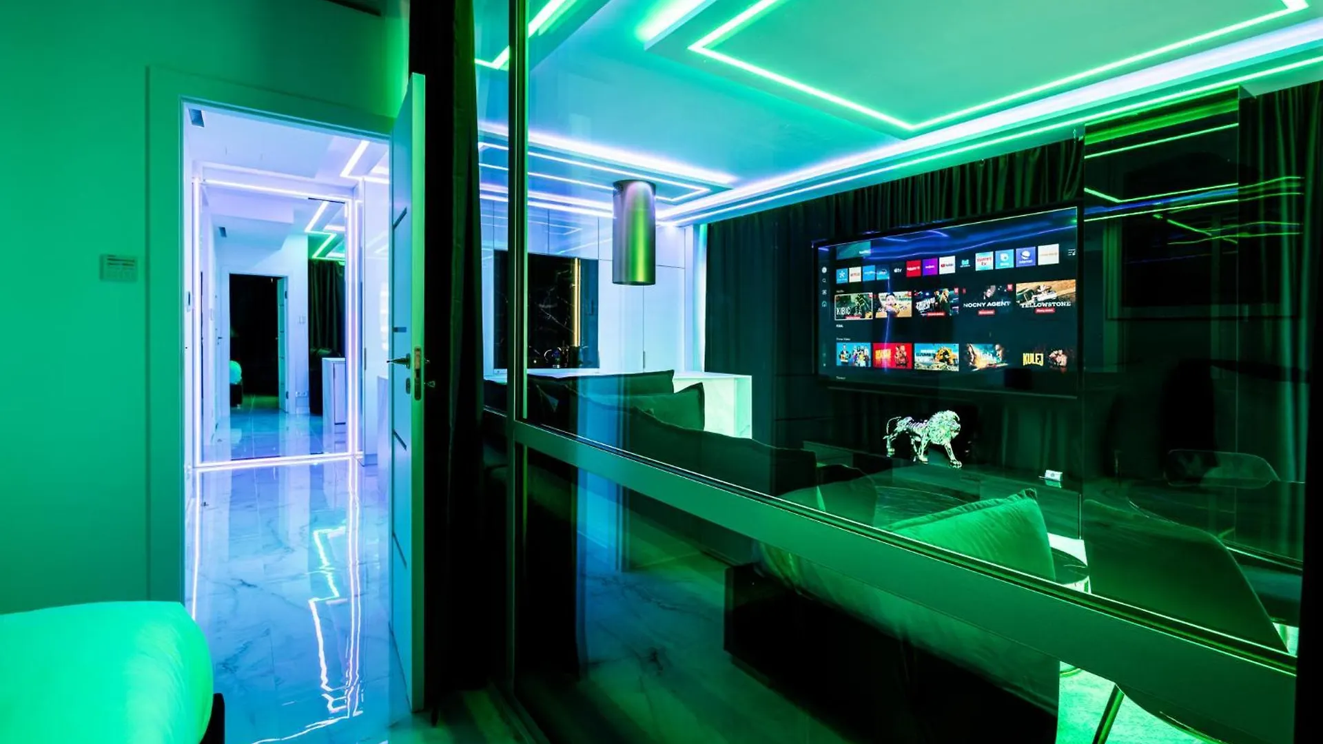 J&K Platinum Towers Apartment Warsaw